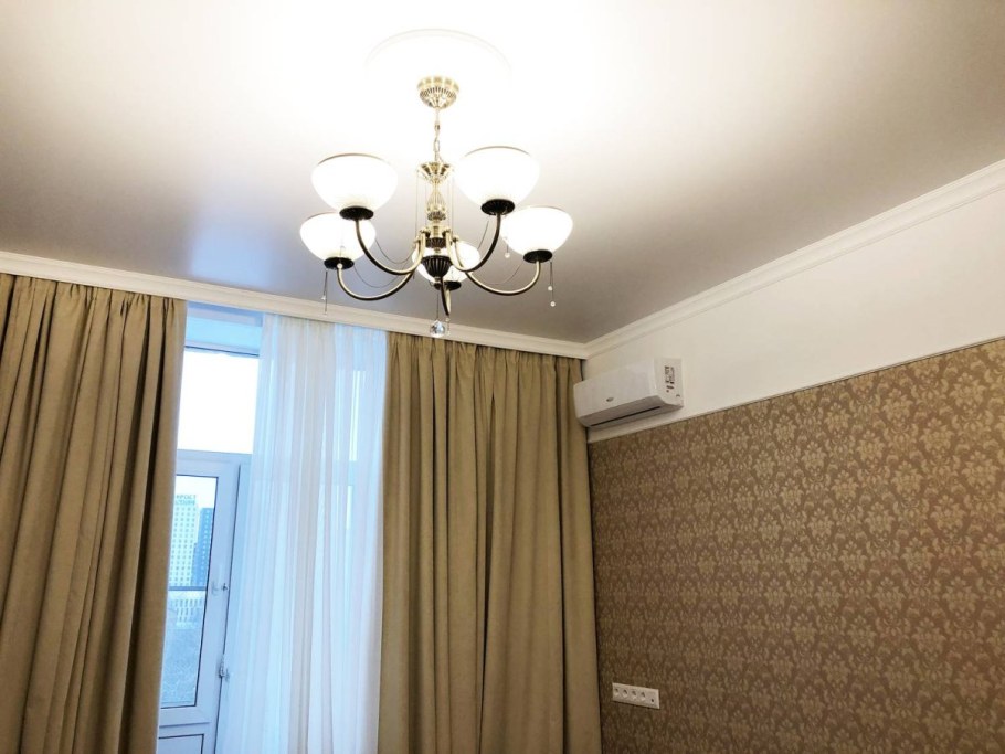 Потолочный карниз для натяжных потолков