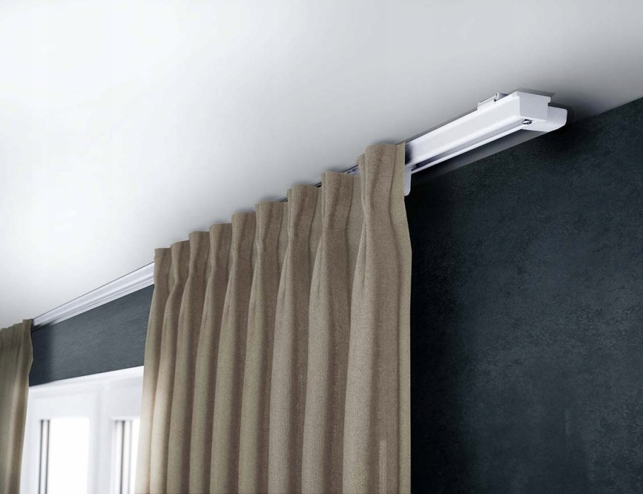 Карнизная маскировочная планка для штор