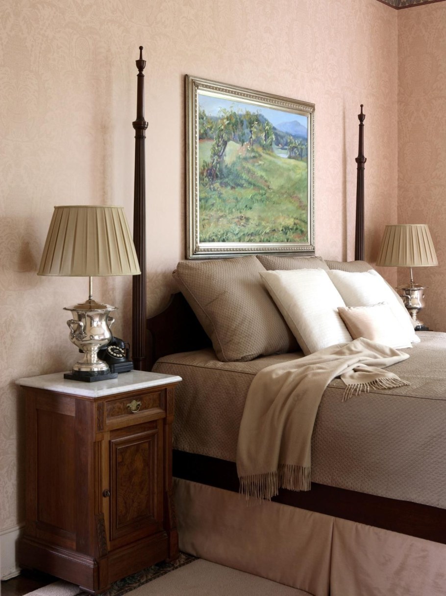 Спальня в коричневых тонах