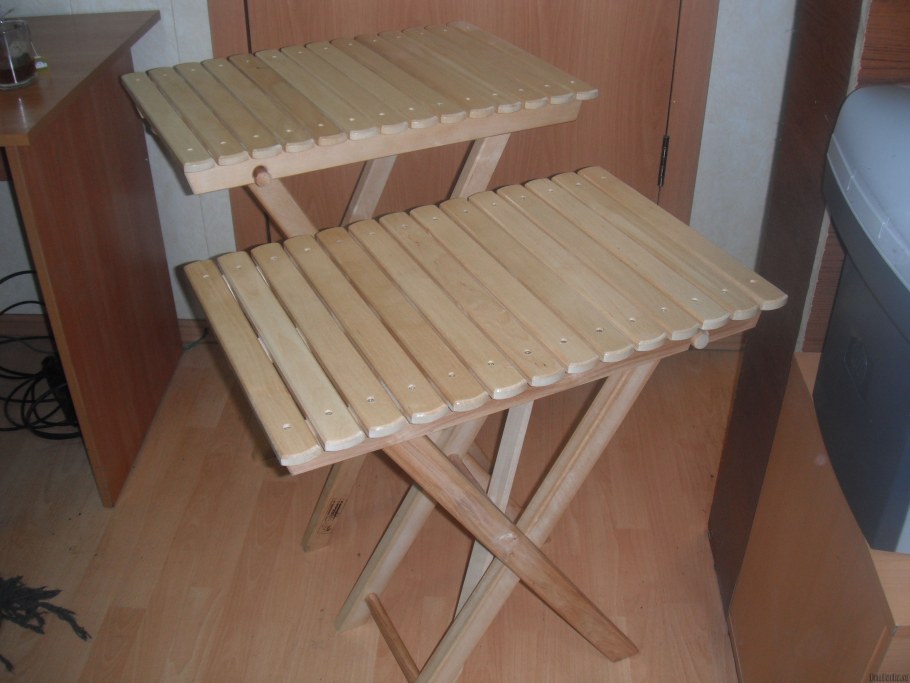 Складной стол из деревянных реек