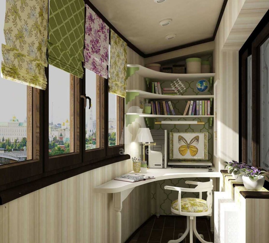 Письменный стол на лоджии