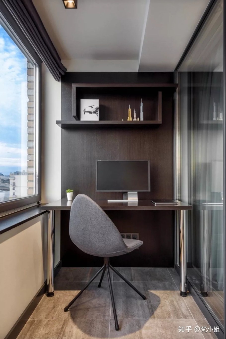 Рабочий кабинет на балконе