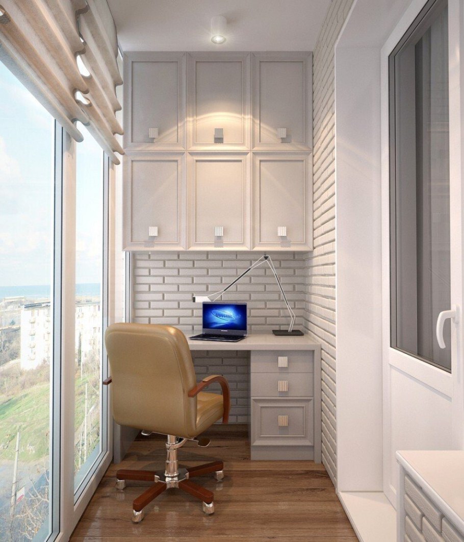 Рабочая зона на маленьком балконе