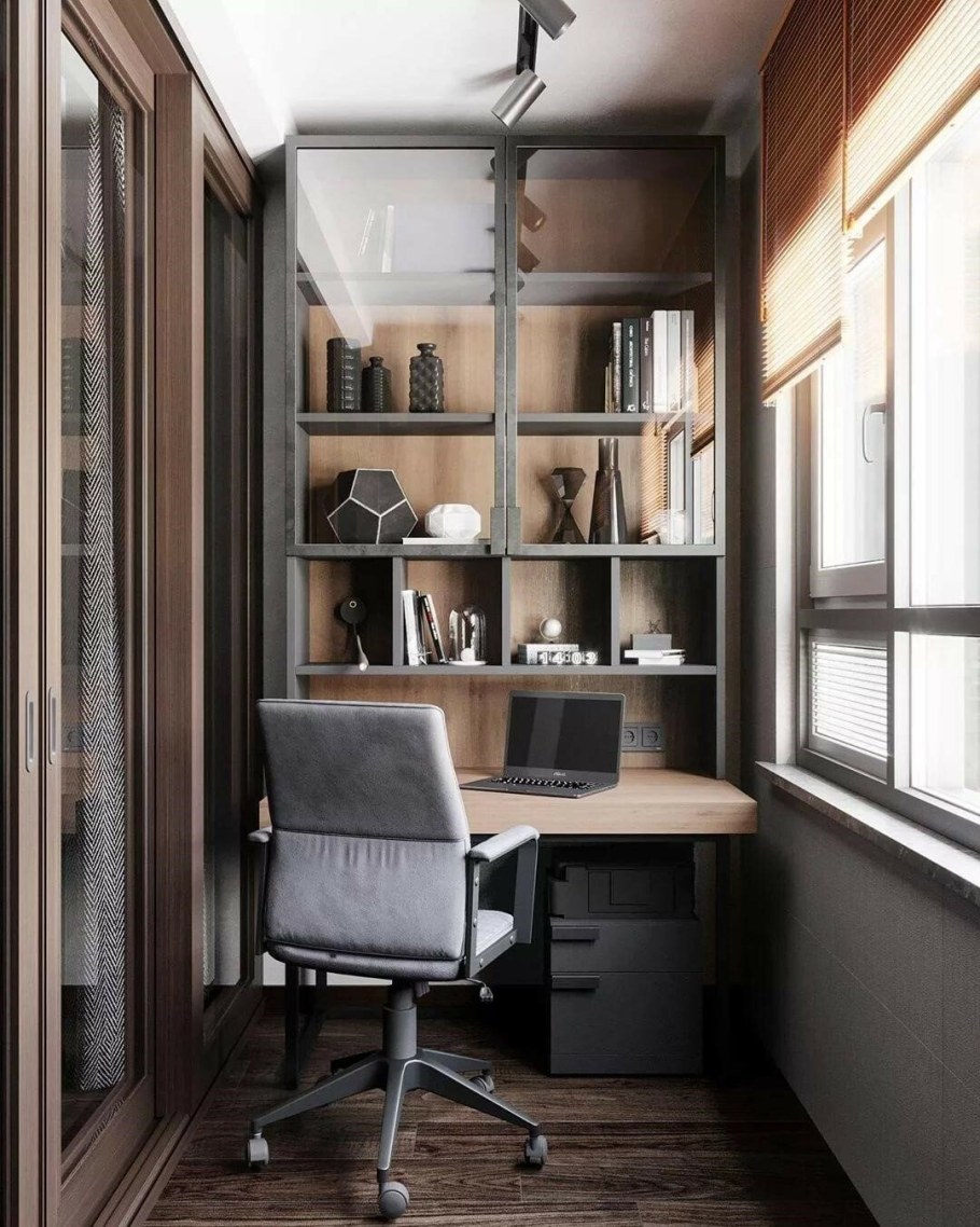 Интерьер кабинета на балконе