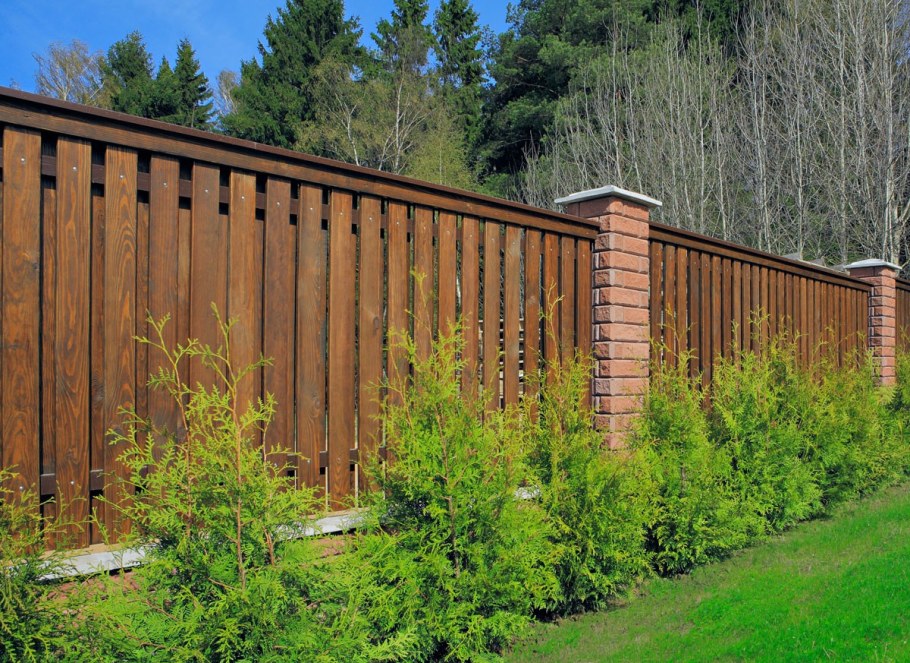 Оригинальный деревянный забор