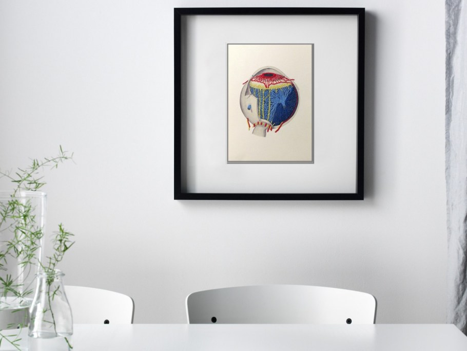 Квадратная картина в интерьере