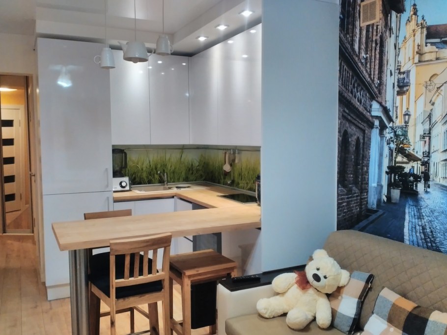 Маленькая кухня с зоной отдыха