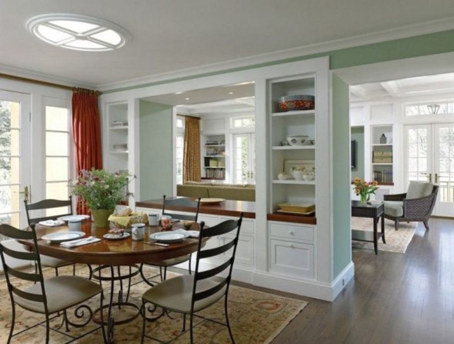 Кухня совмещенная со столовой