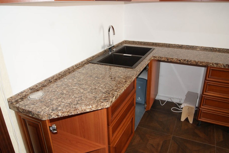 Торцевая столешница для кухни