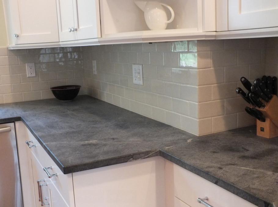 Стык столешницы и фартука