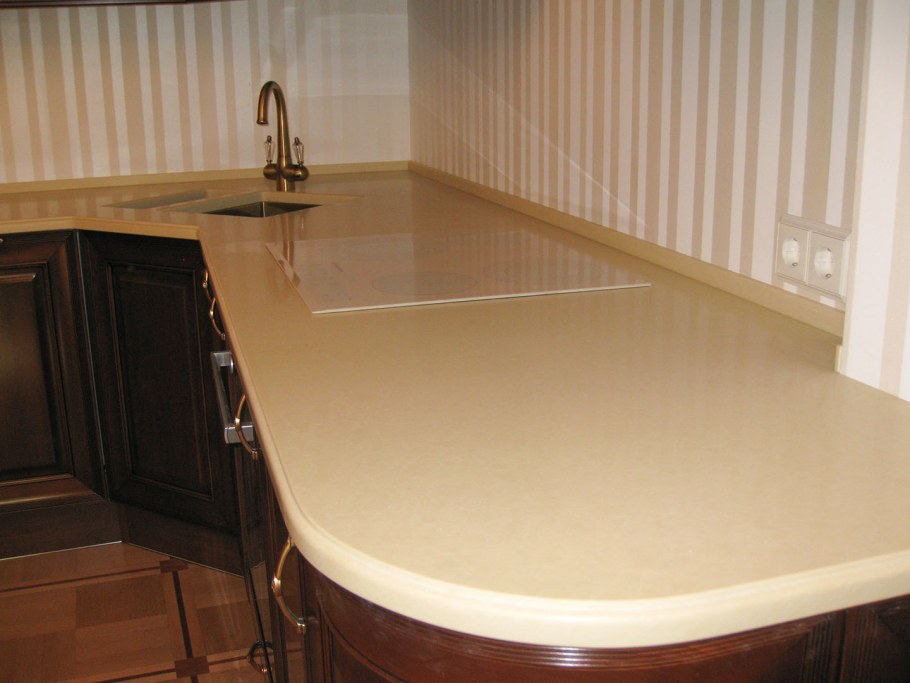 Кварцевая столешница скругление сэндвич