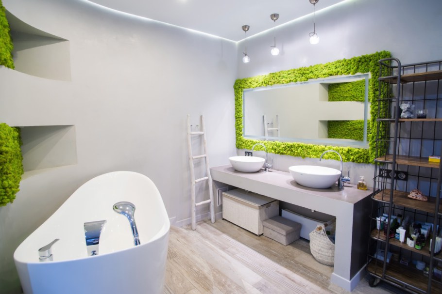 Ванная комната с растениями