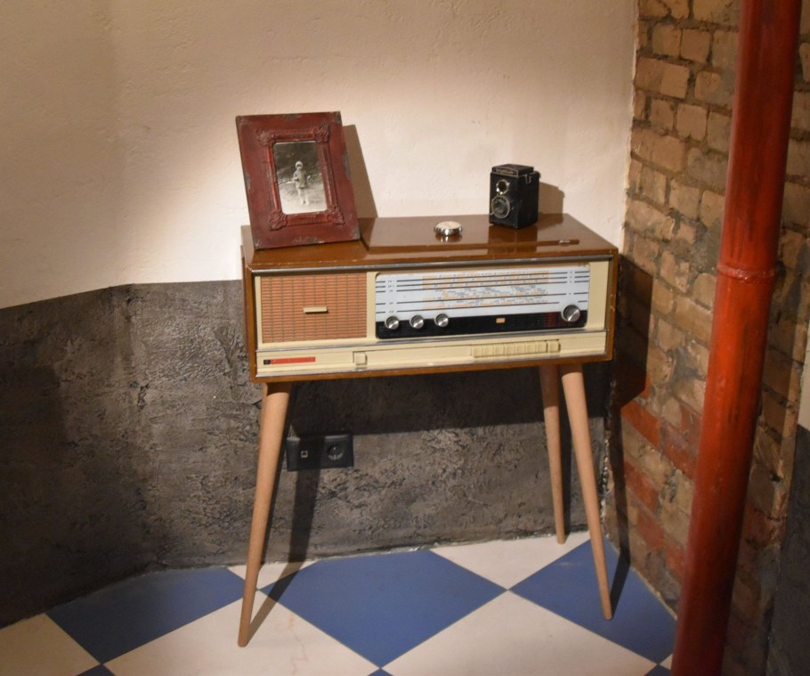 Радиола Восток 57 на ножках