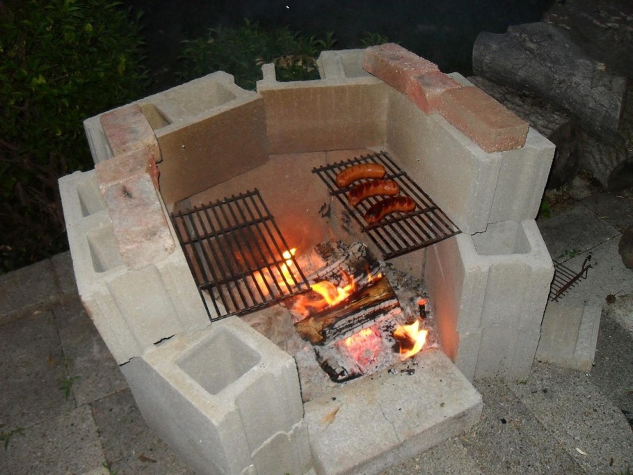 Уличные барбекю из блоков
