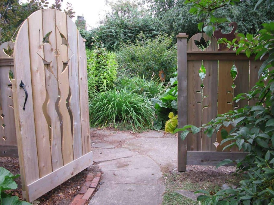 Деревянная калитка для дачи