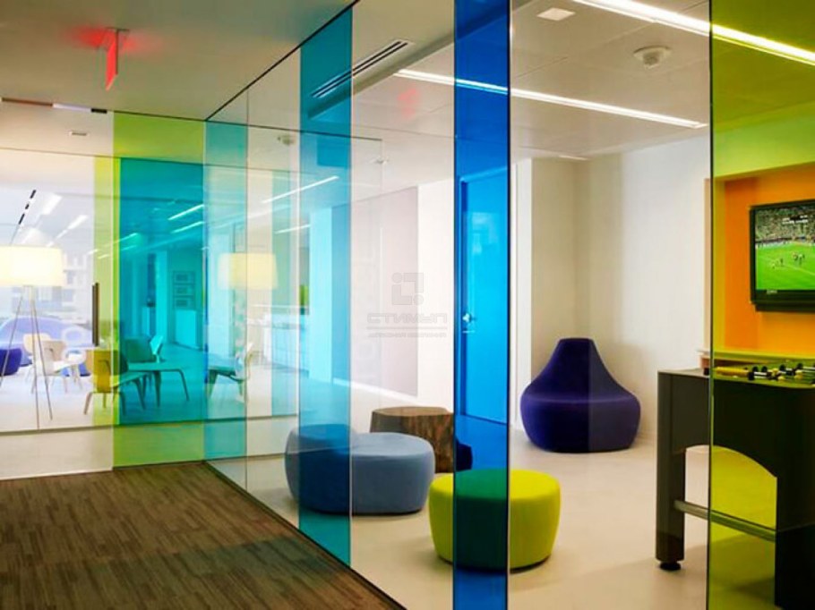 Перегородки из цветного стекла