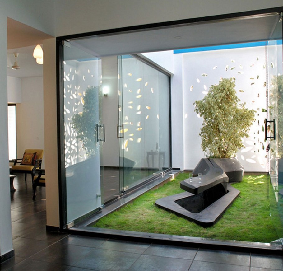 Стеклянная стена в интерьере