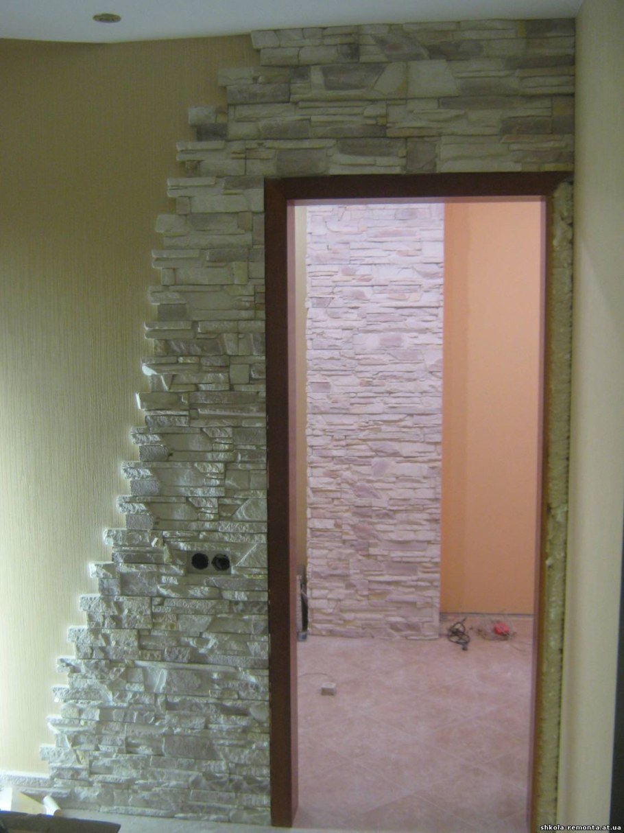 Отделка дверей декоративным камнем