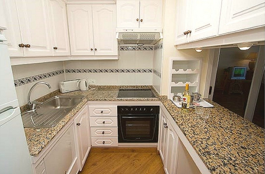 Кухонный гарнитур буквой п