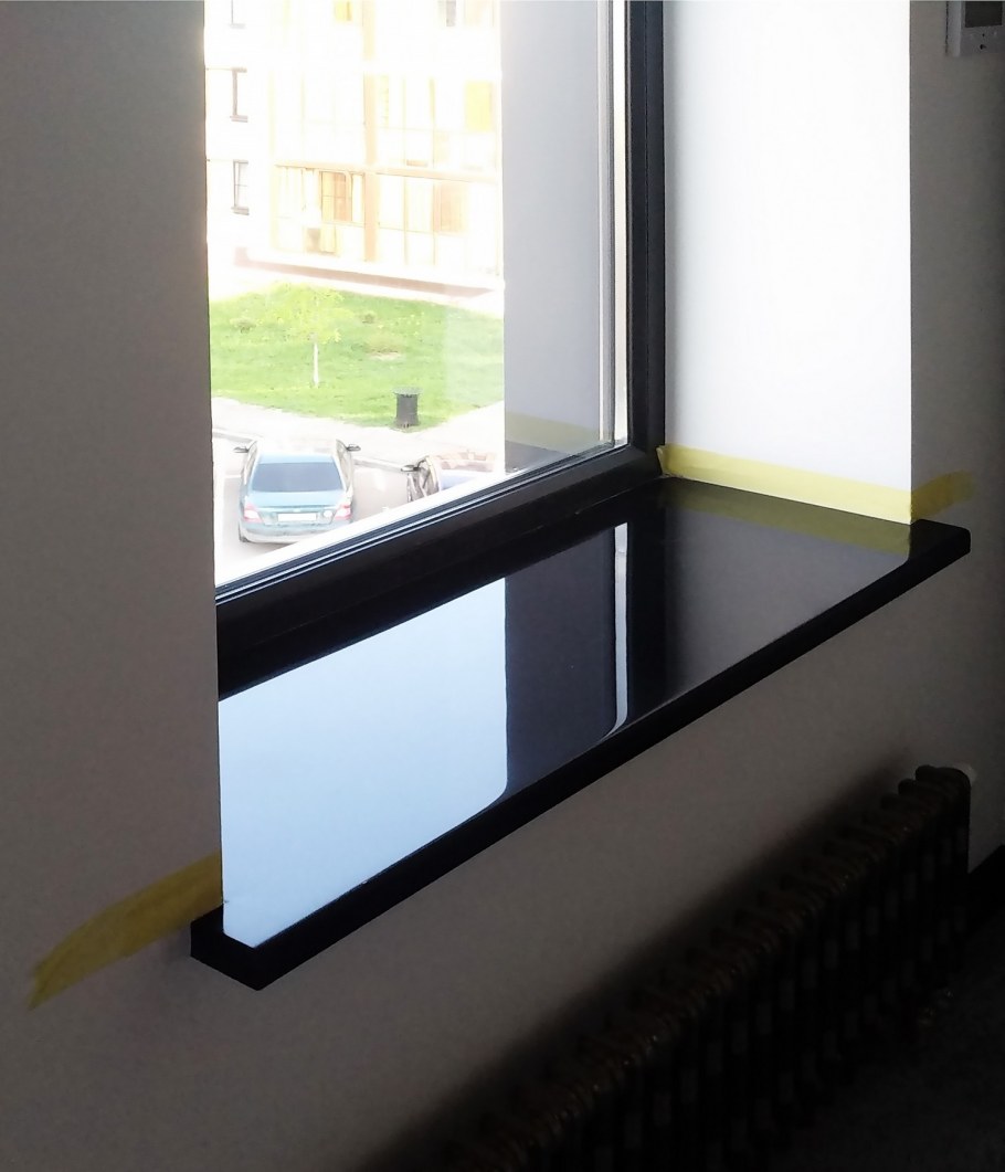 Окно с подоконником