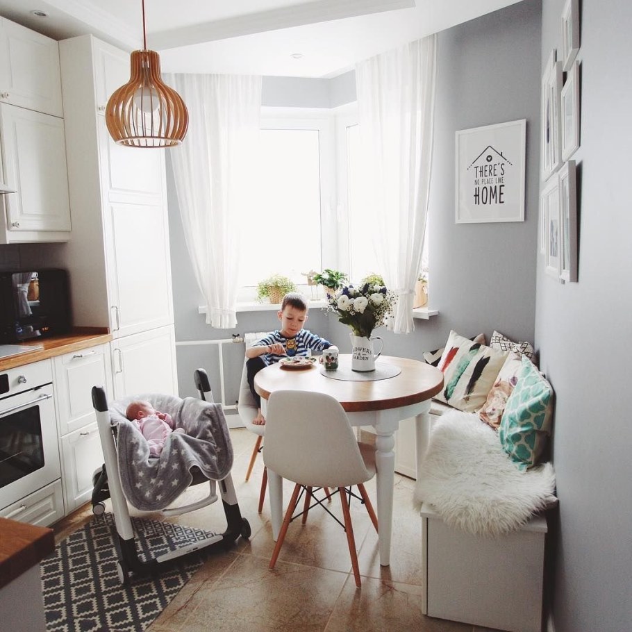 Кухня с эркером в скандинавском стиле