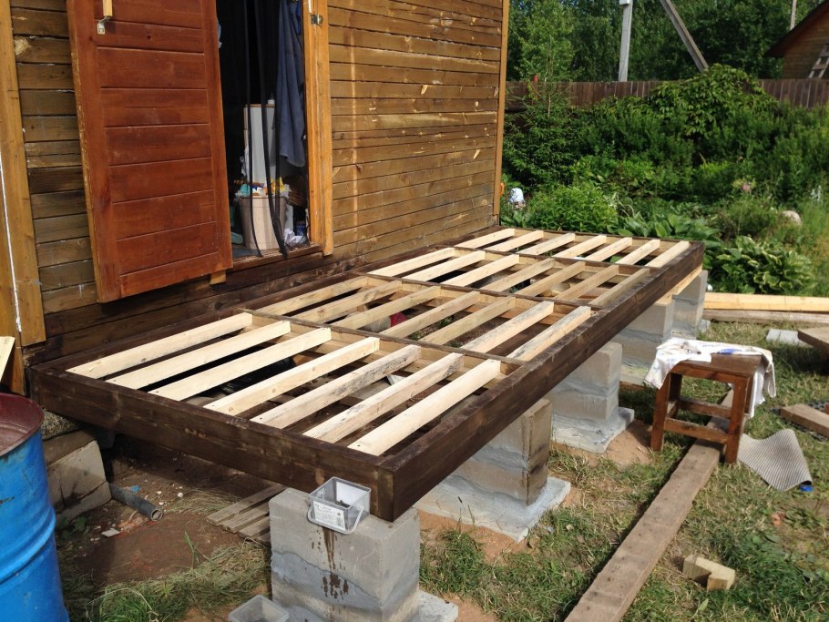 Крыльцо из досок