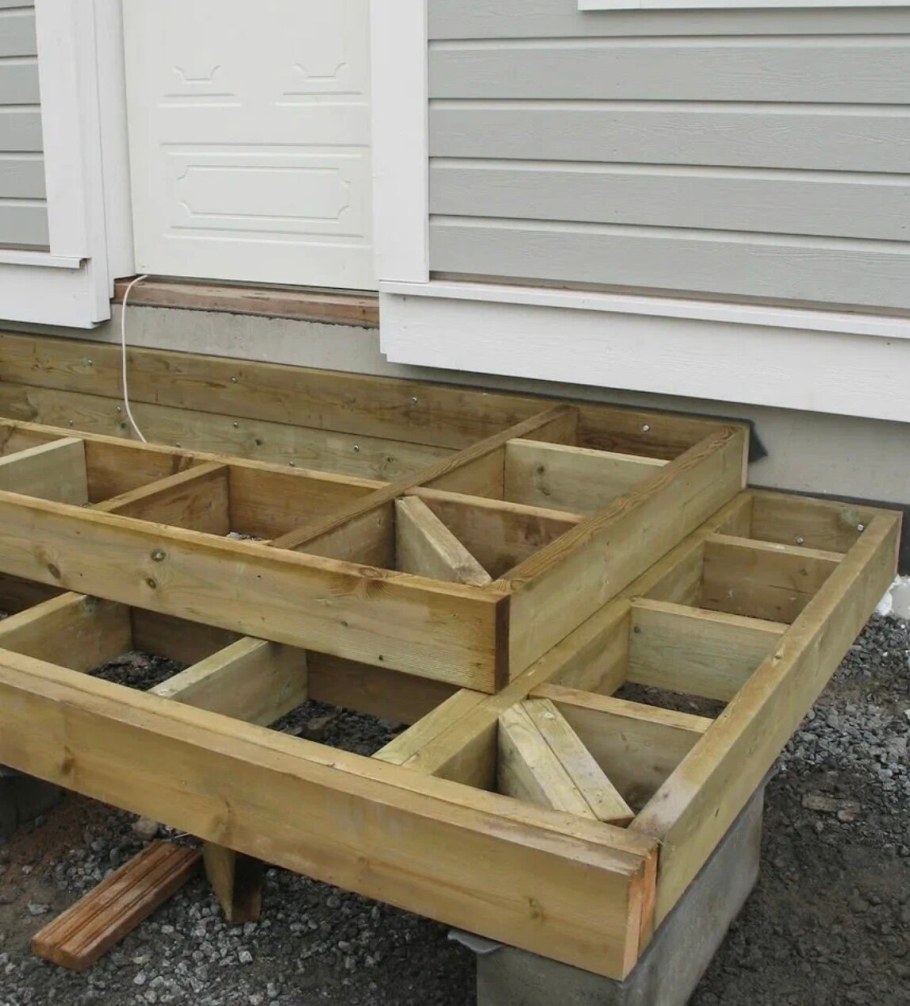 Каркас крыльца из дерева