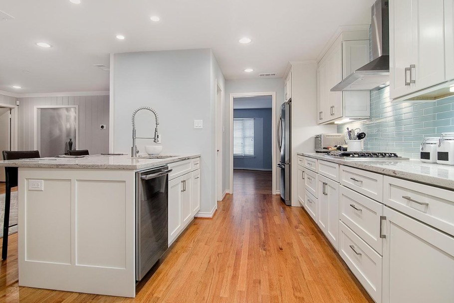 Белые кухни