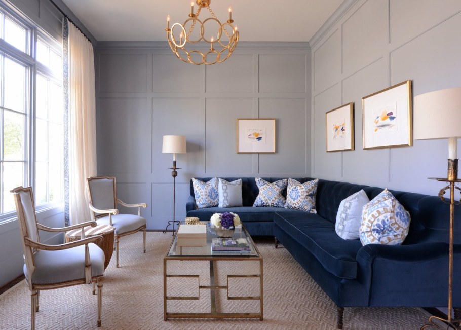 Гостиная в сине бежевых тонах