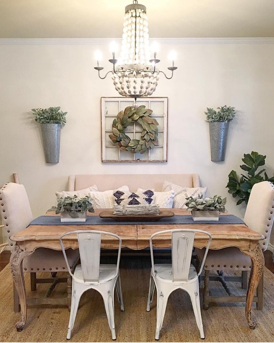 Декор стены над кухонным столом