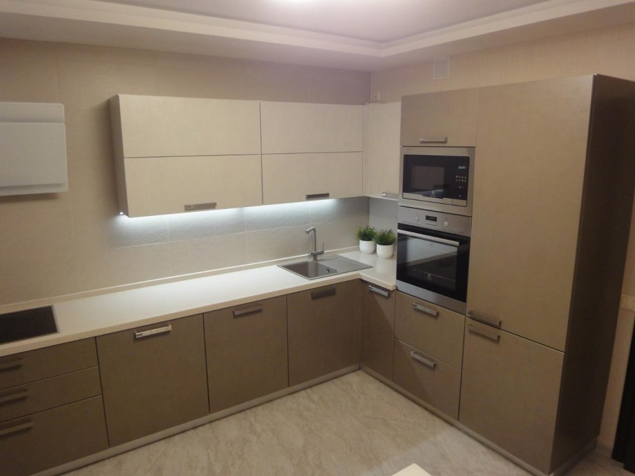 Кухня беж и капучино