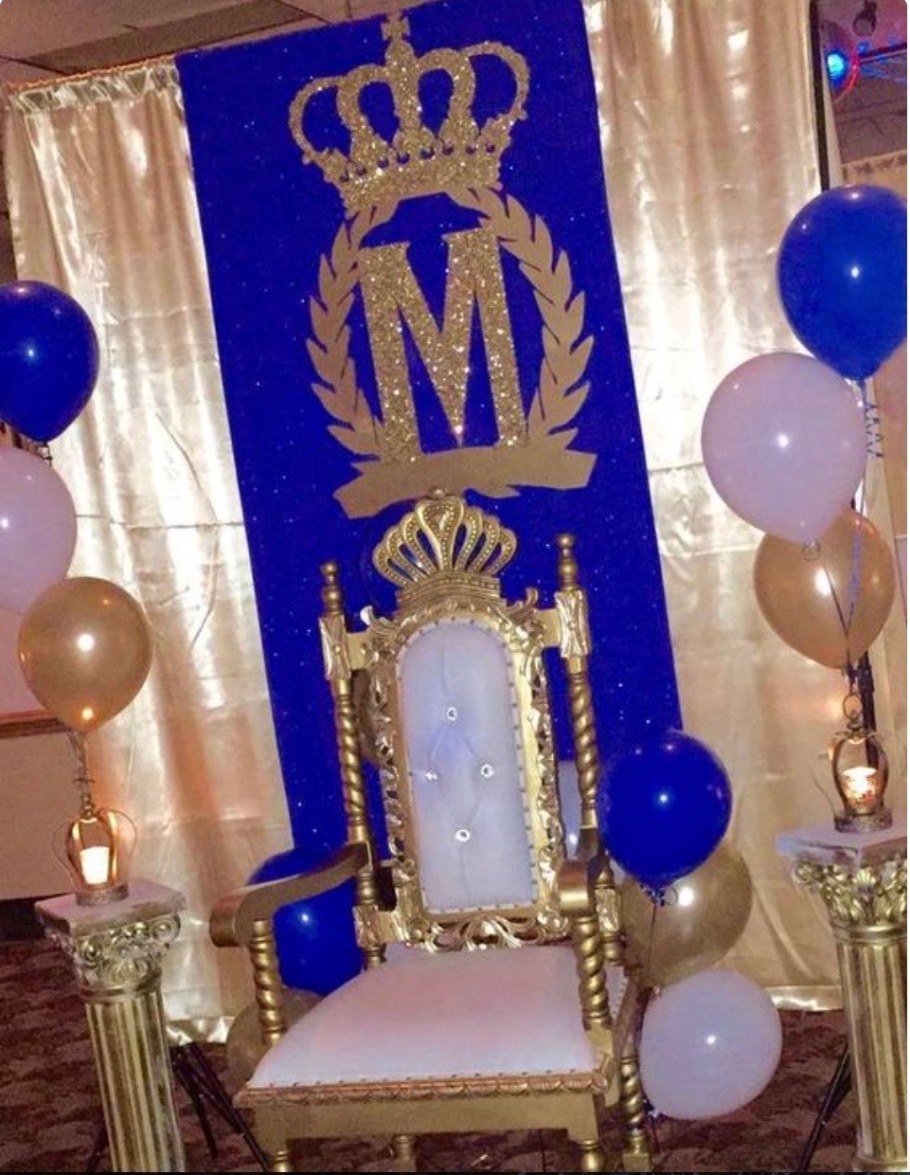 Трон для фотозоны детский