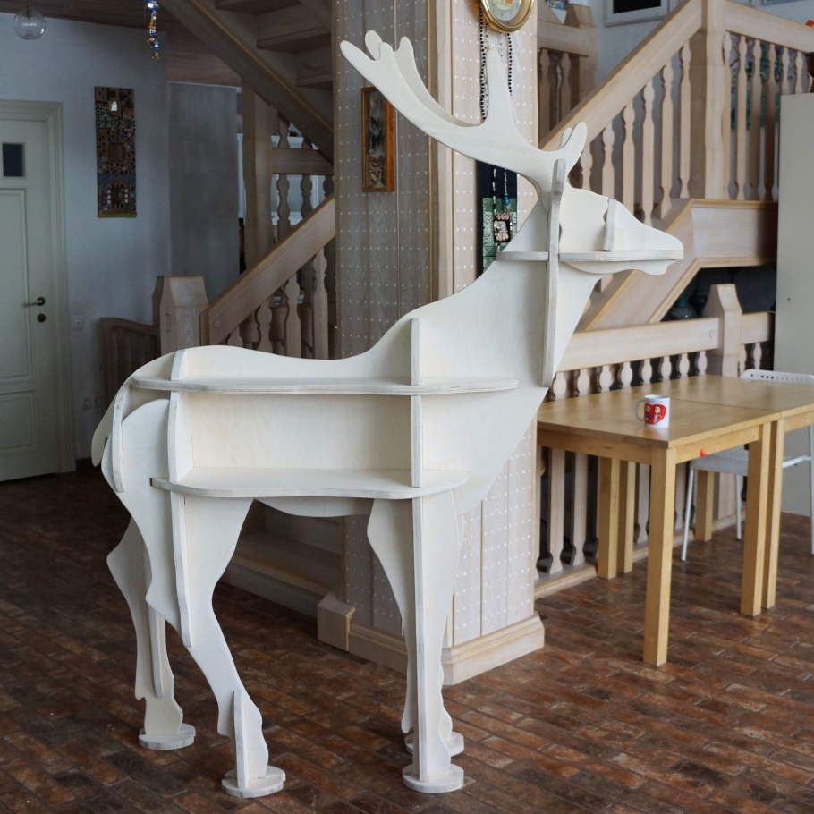 Мебель из дерева в виде животных