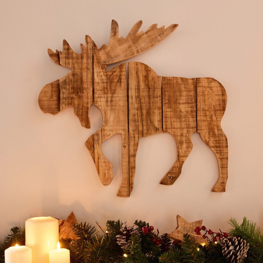 Настенная декорация из дерева