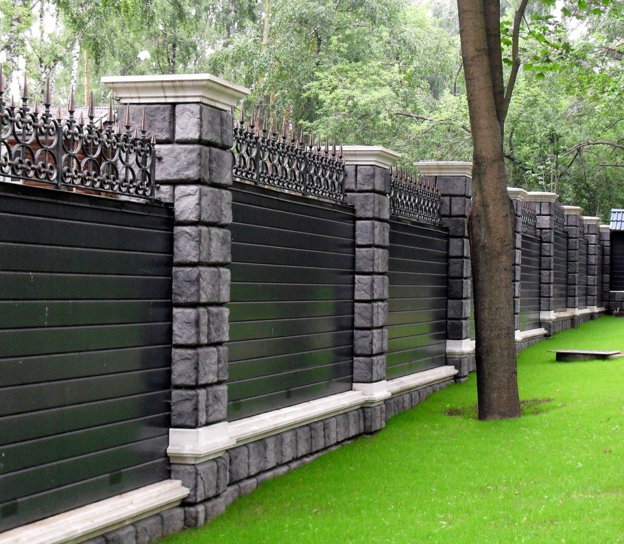 Необычный забор