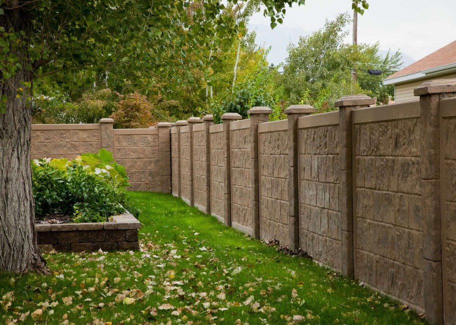 Красивый деревянный забор