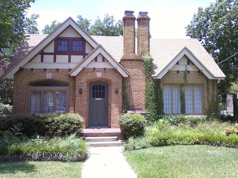 Коттедж стиль Тюдор кирпичный