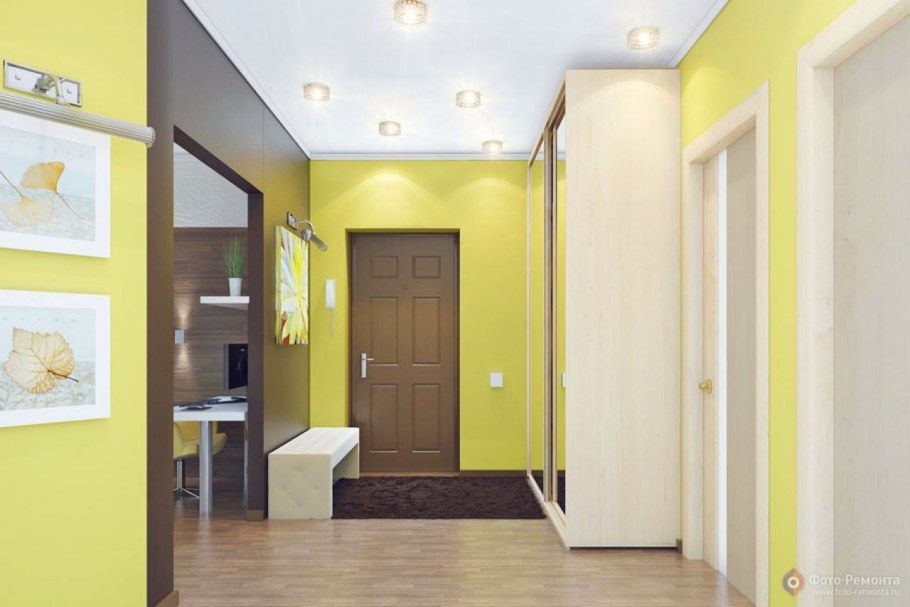 Коридор с желтыми стенами