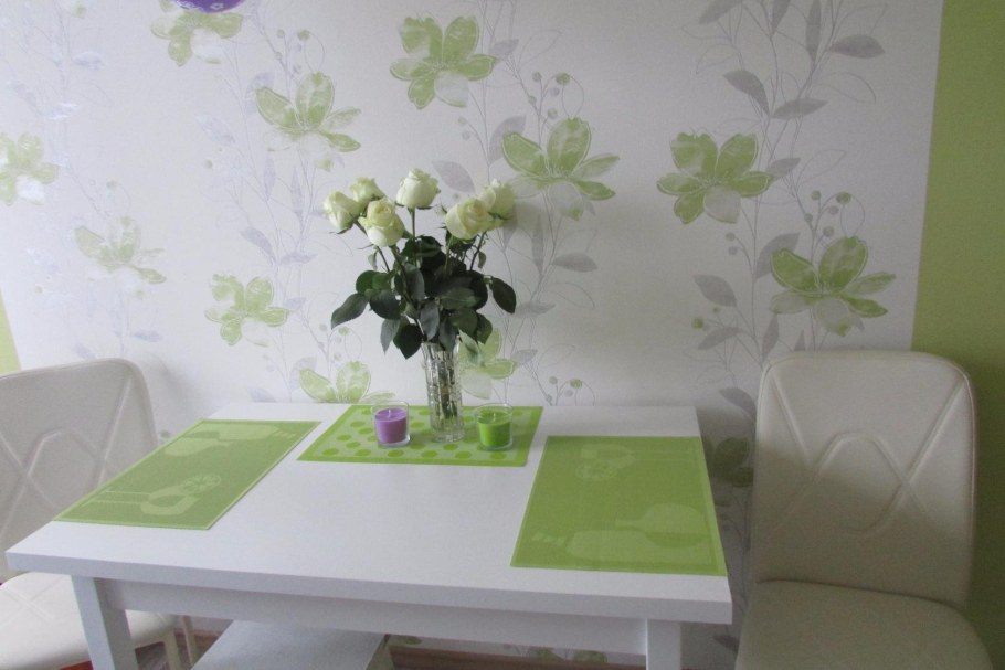 Обои для кухни зеленого цвета