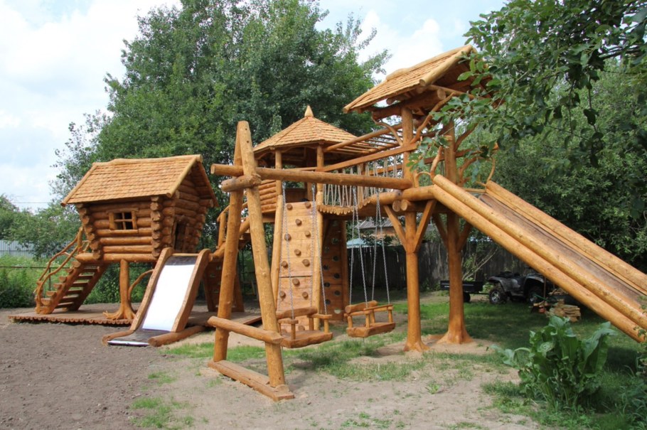 Детское игровая площадка из дерева