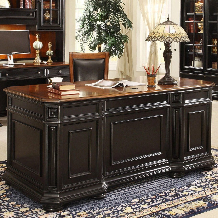 Стол в кабинет