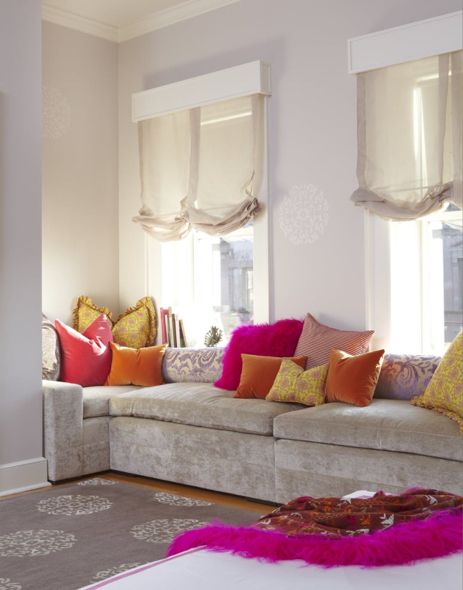 Шторы до подоконника в гостиную в современном интерьере