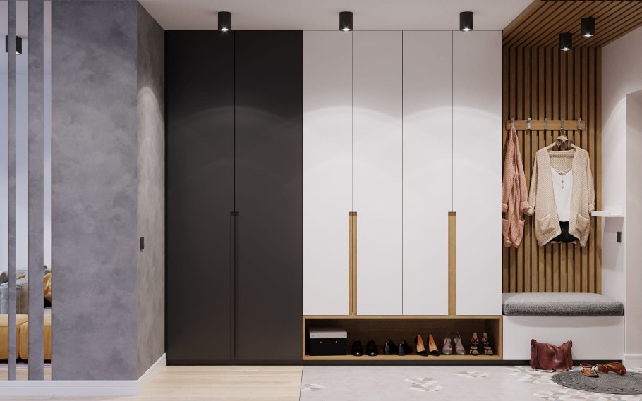 Шкаф в прихожую с рейками