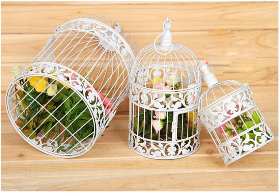 Декорированная клетка для птиц