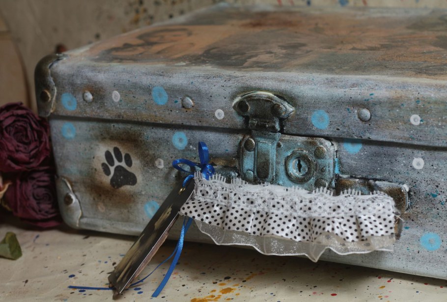 Декор старых чемоданов