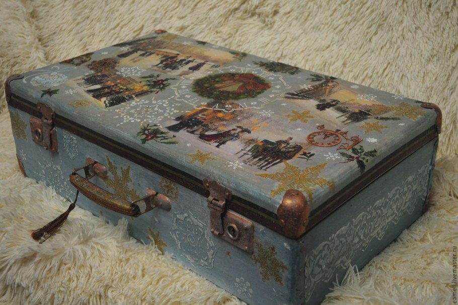 Чемодан старинный