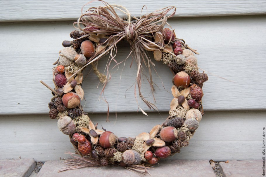 Венок декоративный