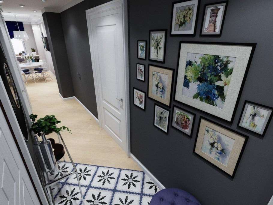 Декор стен в прихожей