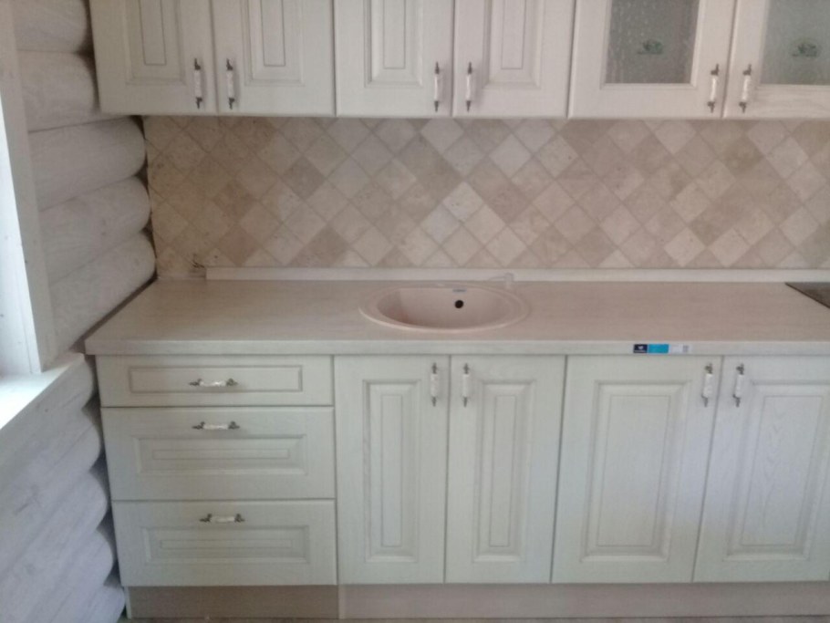 Кухня со столешницей брут