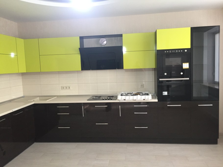 Кухни цвета венге